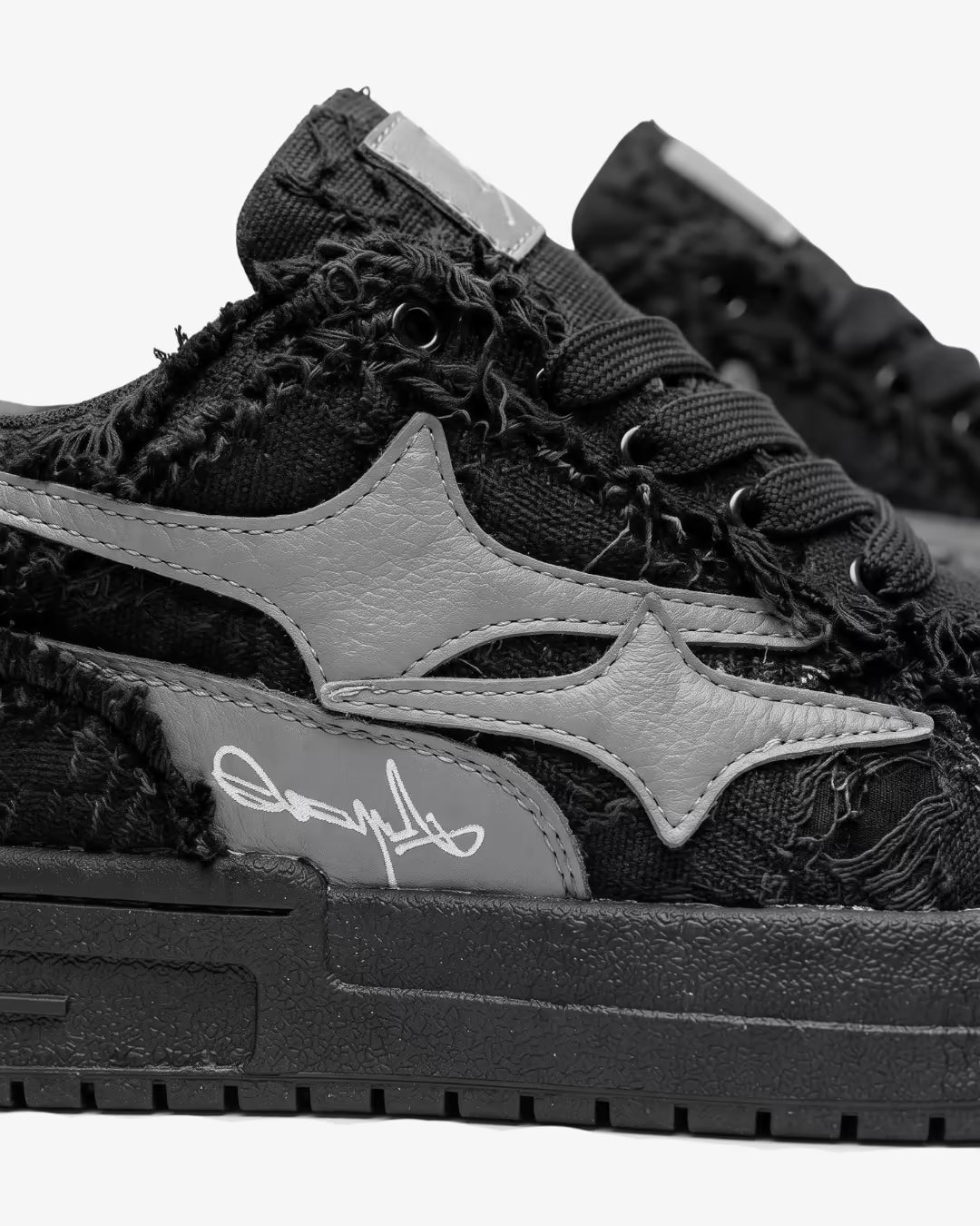 "ARLN" Carbon Black Trainers