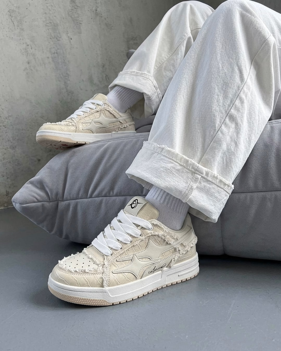 "AIRLINE" Dust Grey Trainers