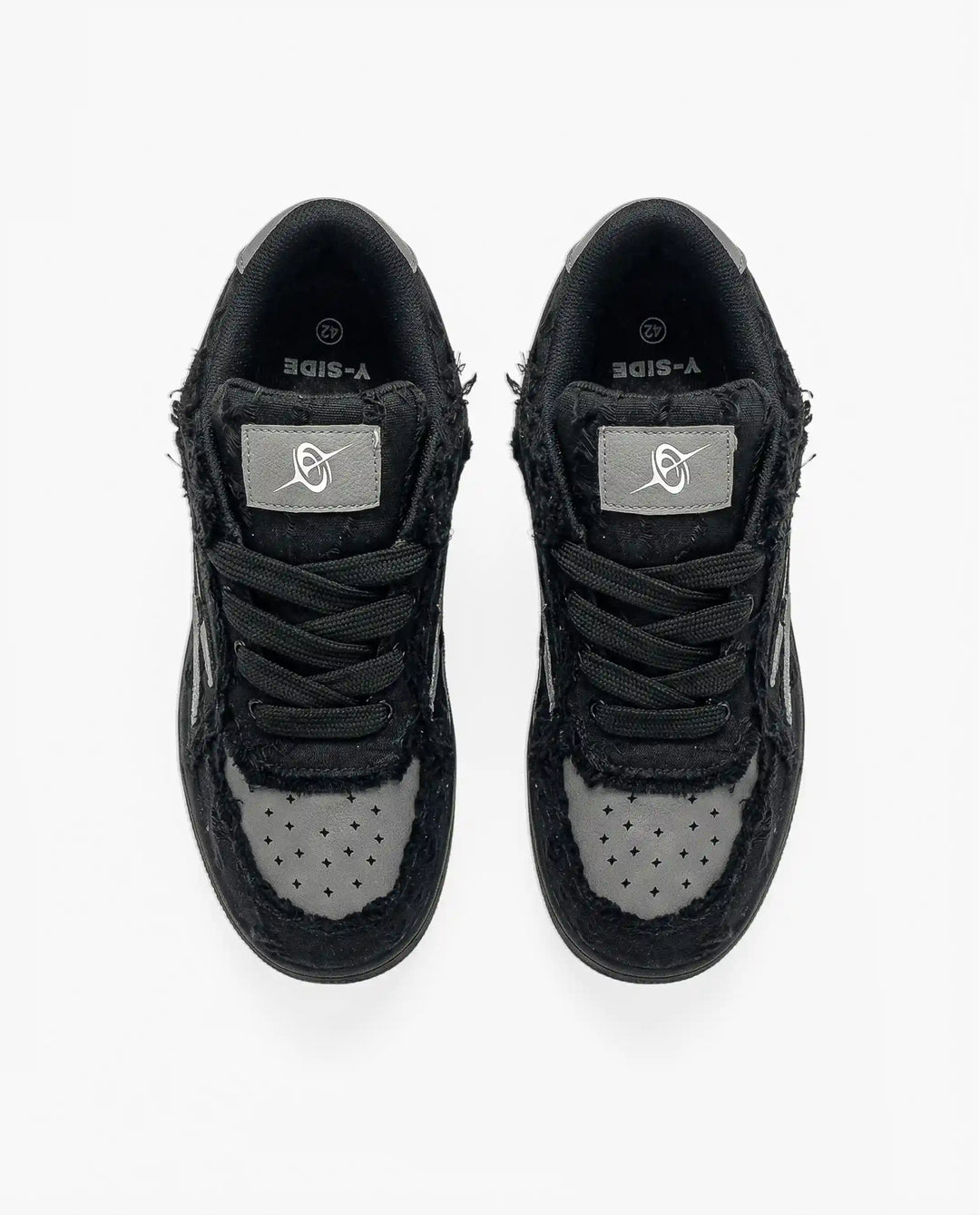 <tc>"BLACK AIRLINE" Shoes</tc>