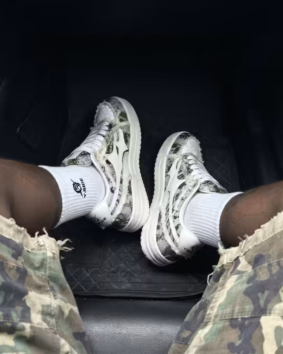 "AIRLINE" Dust Grey Trainers