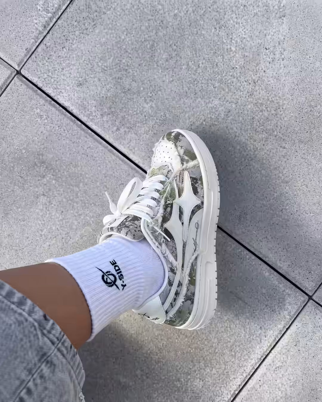 "AIRLINE" Dust Grey Trainers