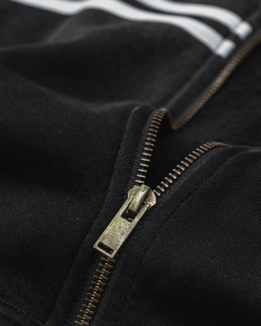 "LYRAL" Zip-Up