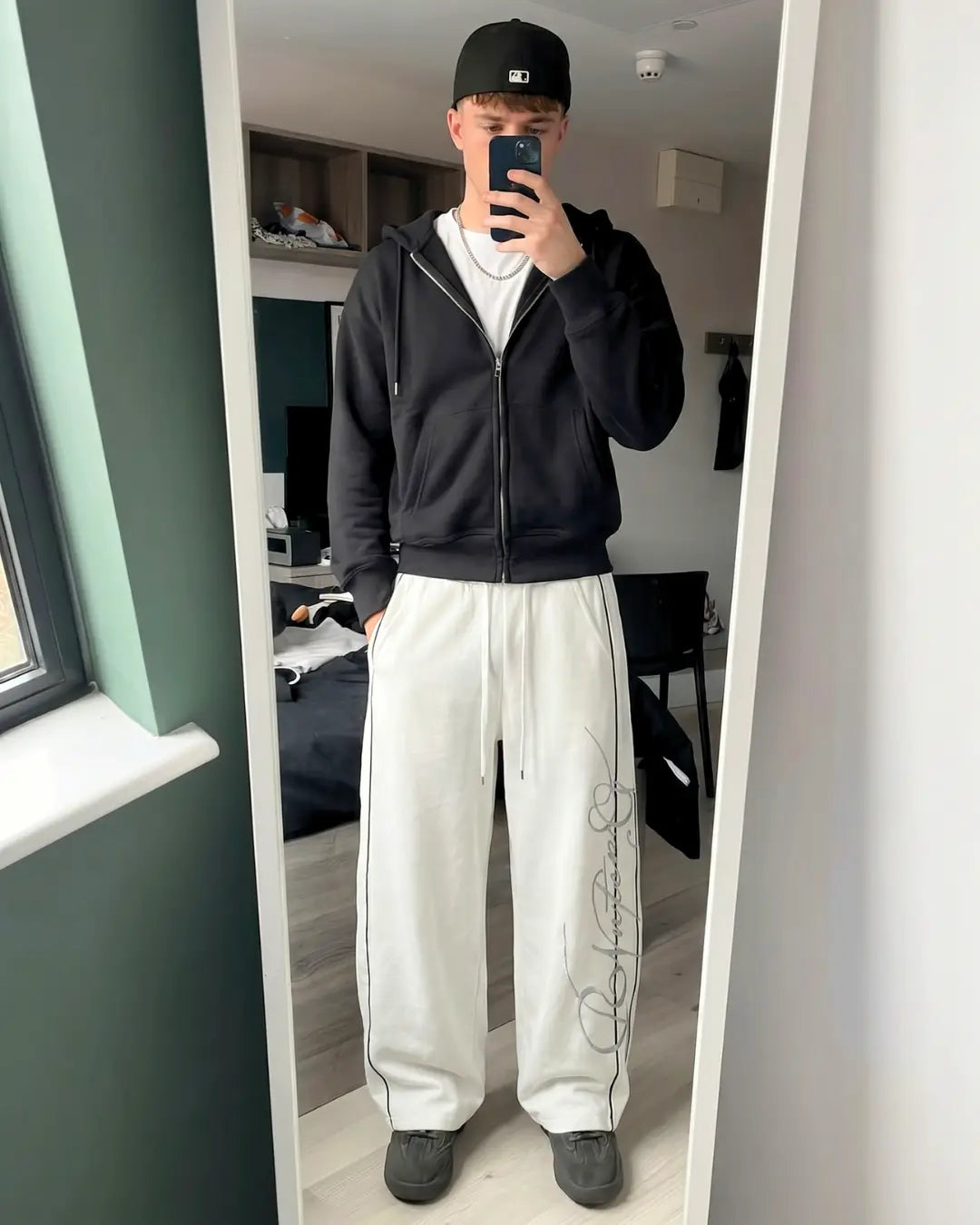 "ROYALTY" Embroidered Sweatpants