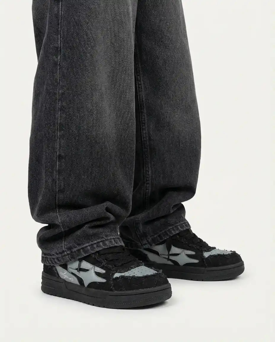 <tc>"BLACK AIRLINE" Shoes</tc>