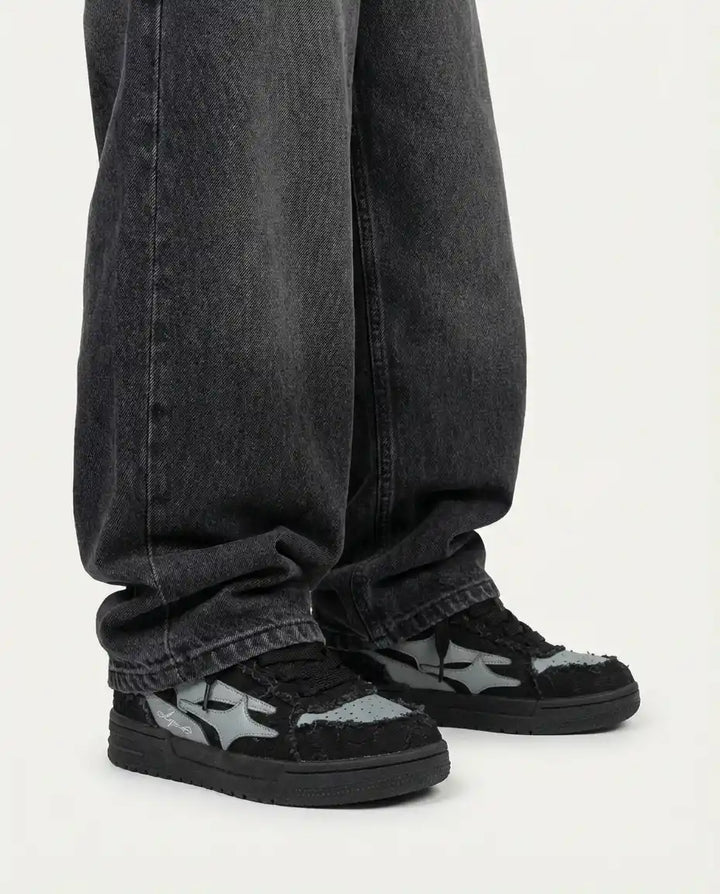 <tc>"BLACK AIRLINE" Shoes</tc>